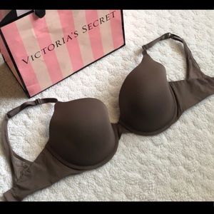 32DDD Victoria’s Secret Bra